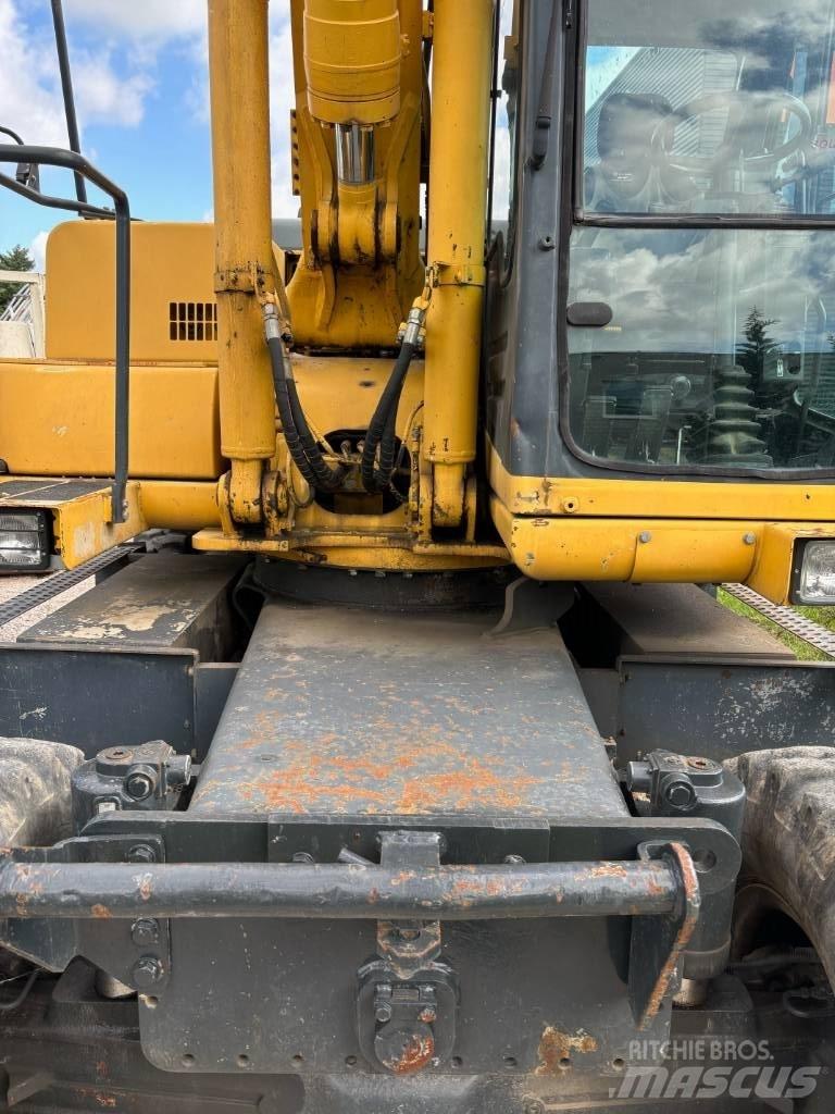 Komatsu PW 170 ES-6K Lastik tekerli ekskavatörler