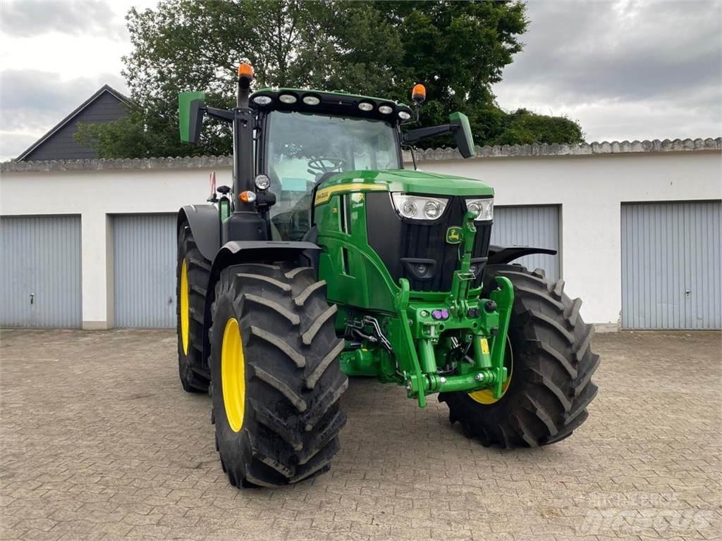 John Deere 6R 215 Traktörler