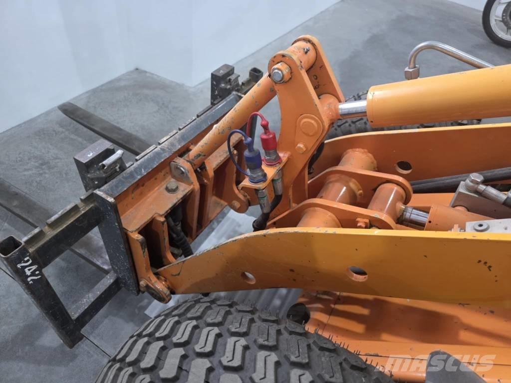 Knikmops KM 130 Mini yükleyiciler