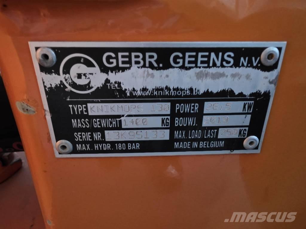 Knikmops KM 130 Mini yükleyiciler