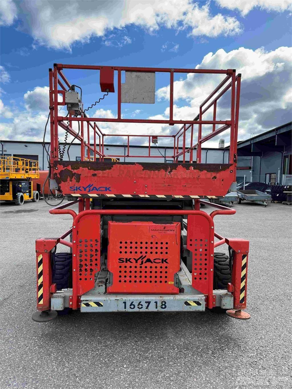 SkyJack SJ 9241 Makasli platformlar