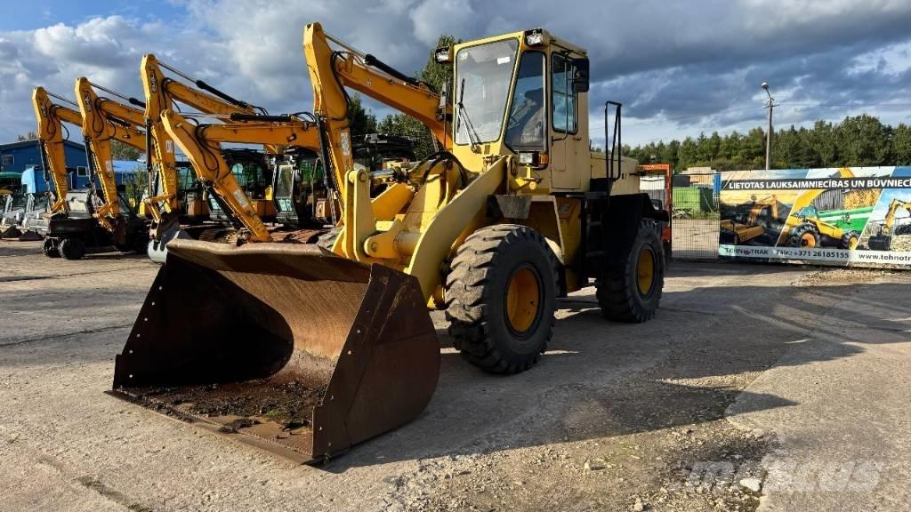 Komatsu WA 200 Tekerlekli yükleyiciler
