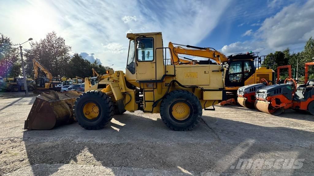 Komatsu WA 200 Tekerlekli yükleyiciler