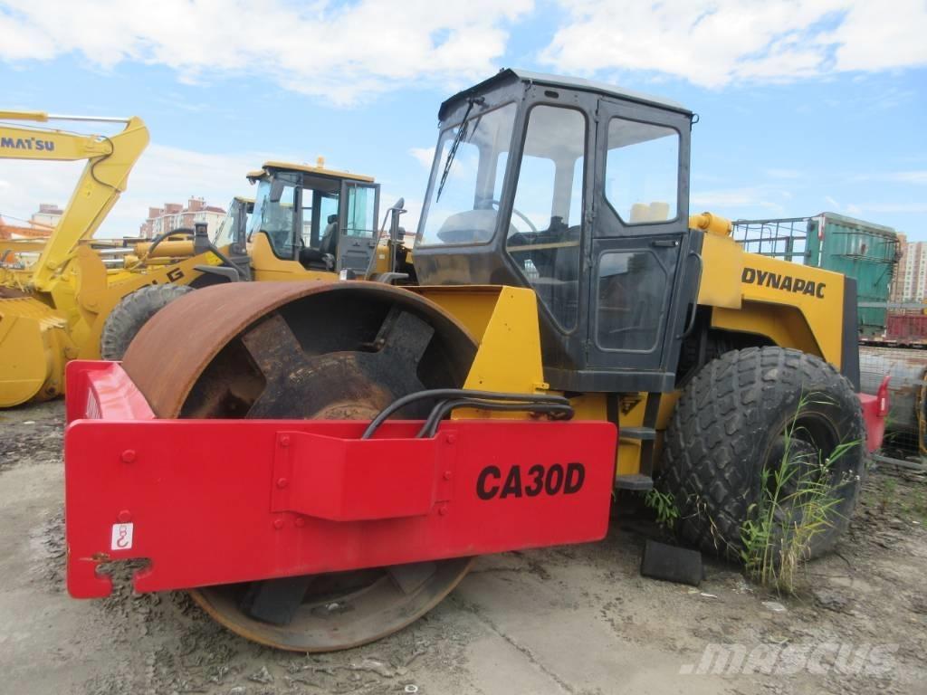 Dynapac CA 30 D Tek tamburlu silindirler