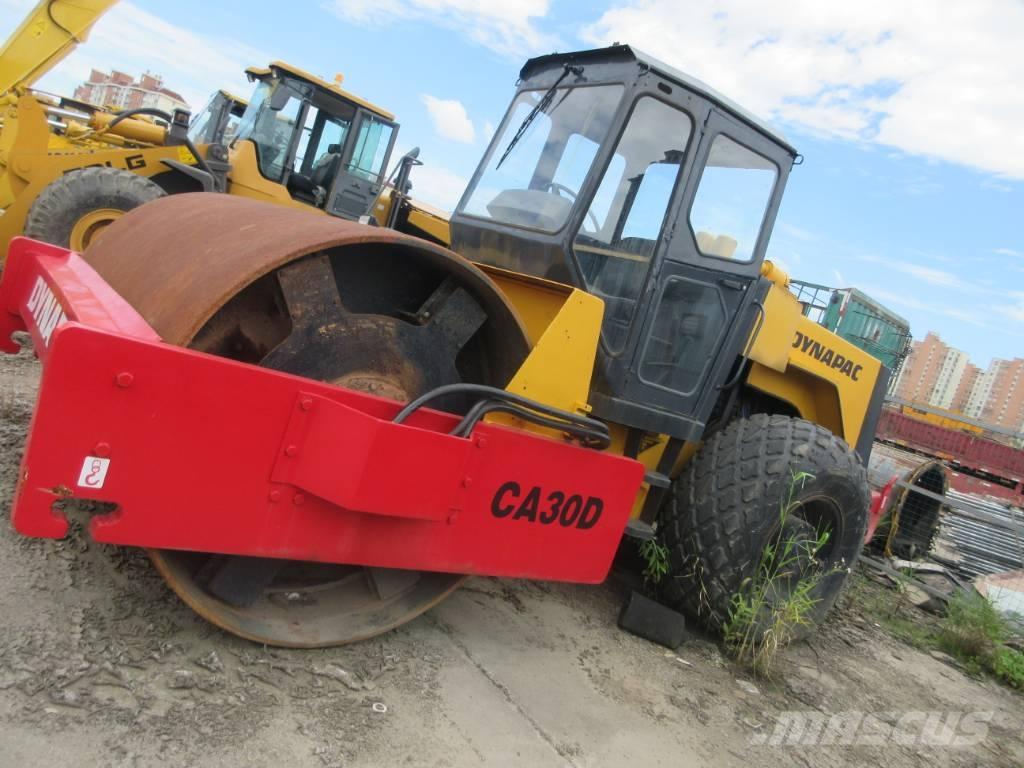 Dynapac CA 30 D Tek tamburlu silindirler
