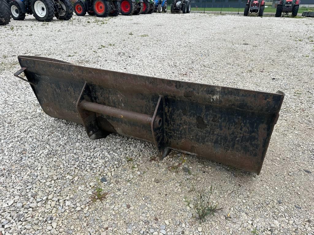  ŁYŻKA MANITOU 2,4 M Diger yükleme ve kazma ekipmanlari