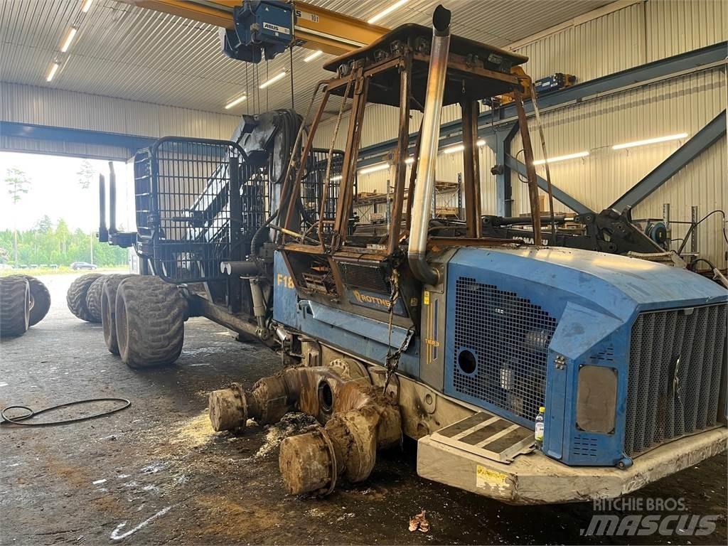 Rottne F18 Tomruk yükleyici traktörler