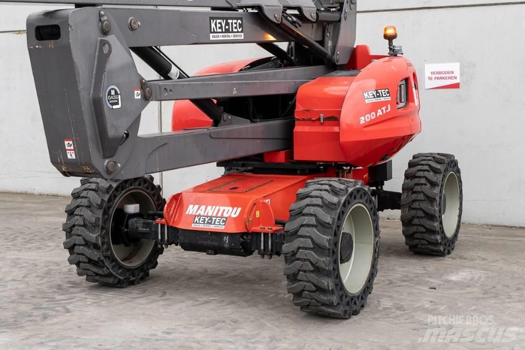 Manitou 200 ATJ Körüklü personel platformları