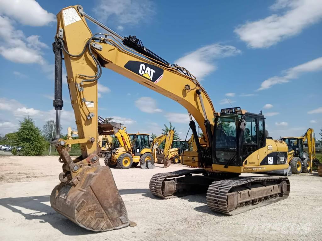 CAT 323 D L Paletli ekskavatörler