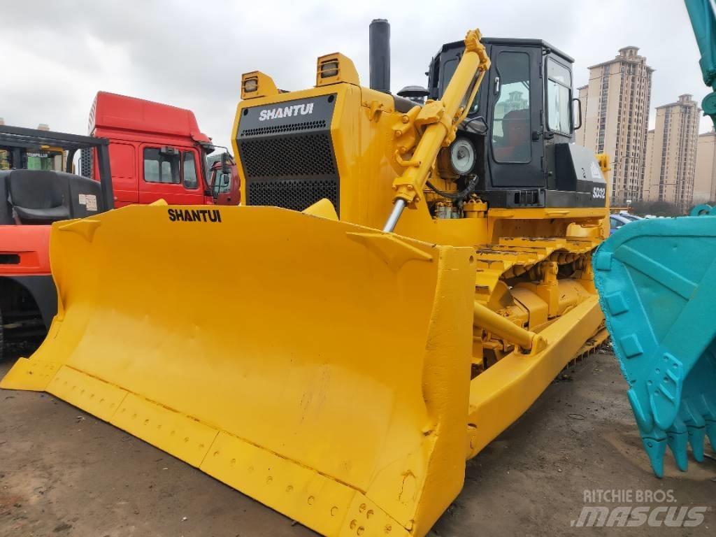 Shantui SD 32 Paletli dozerler