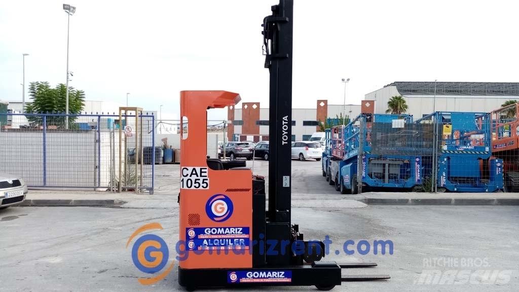 Toyota 7 FB RE 16 N Reach truck - depo içi istif araçları