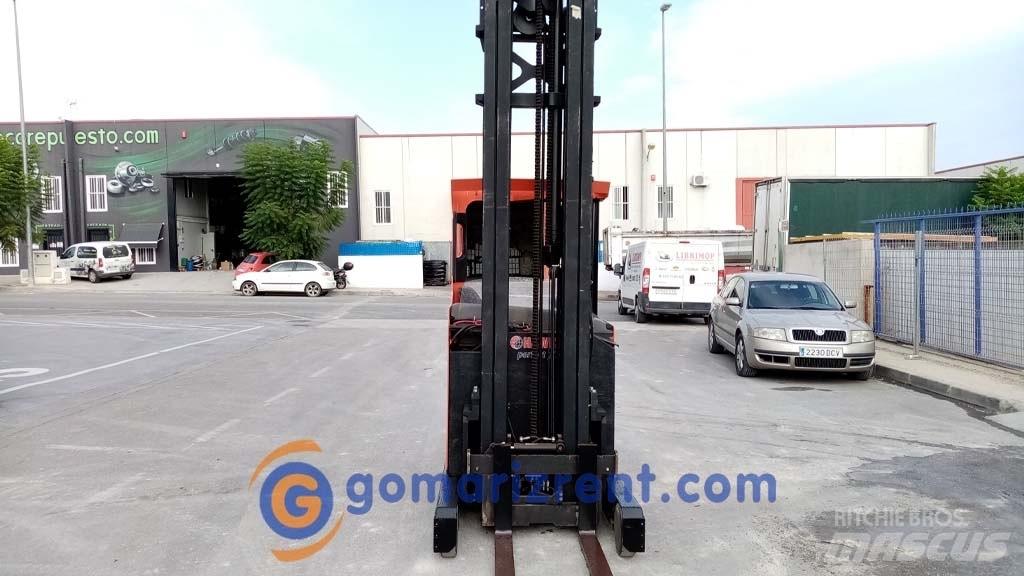 Toyota 7 FB RE 16 N Reach truck - depo içi istif araçları