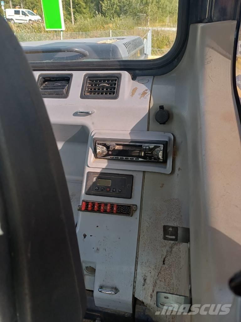 Komatsu PW 160-7-4x4 Lastik tekerli ekskavatörler