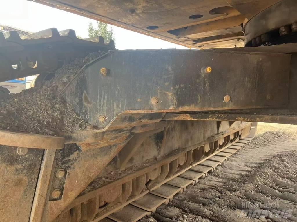 CAT 374 Paletli ekskavatörler