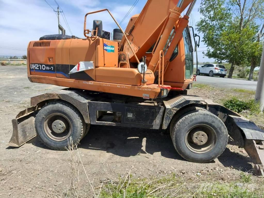 Doosan DH210W-7 Lastik tekerli ekskavatörler
