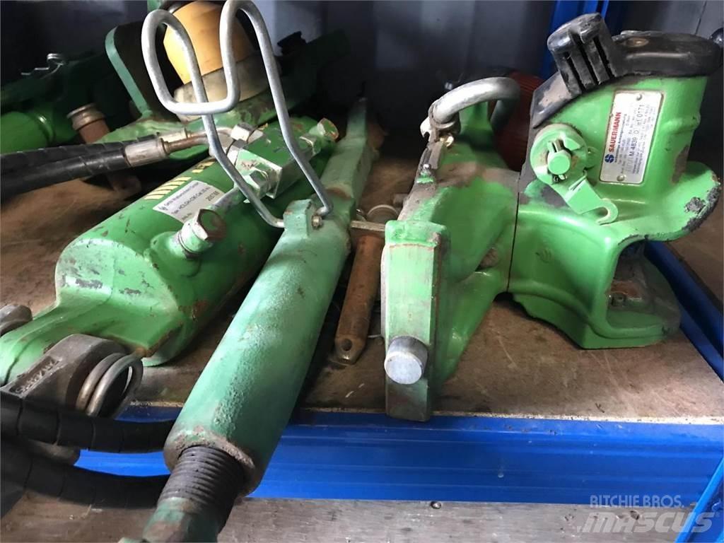 John Deere 6215R Traktörler