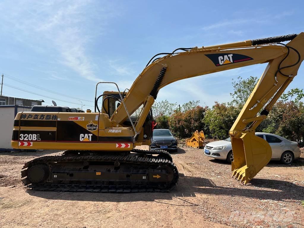CAT 320 B L Paletli ekskavatörler