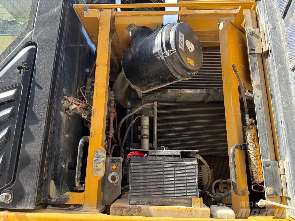 CAT 335 F L CR Paletli ekskavatörler