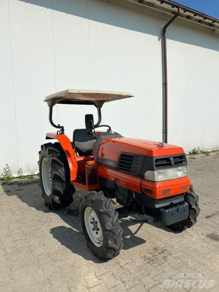 Kubota GL320 Traktörler