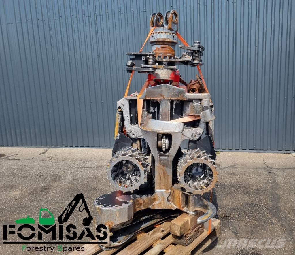 Komatsu S 82 Agaç kesme robotlari