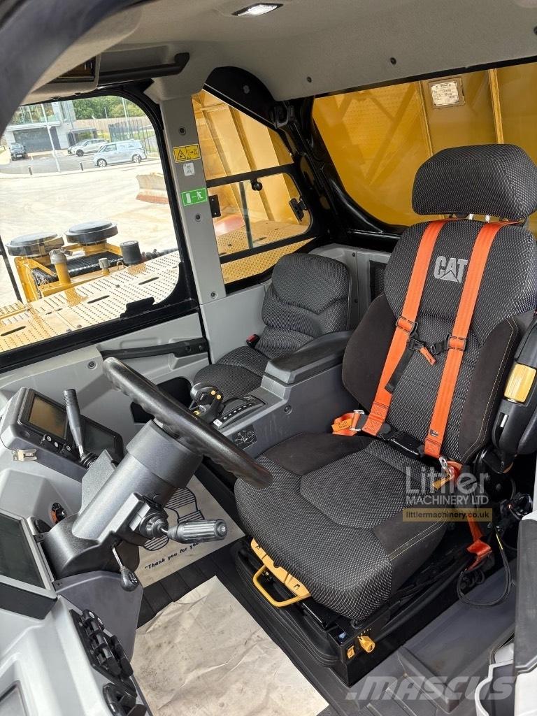 CAT 775 G Yol disi kaya kamyonu