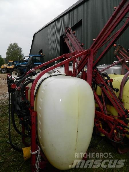 Hardi 900 Çekilir pülverizatörler