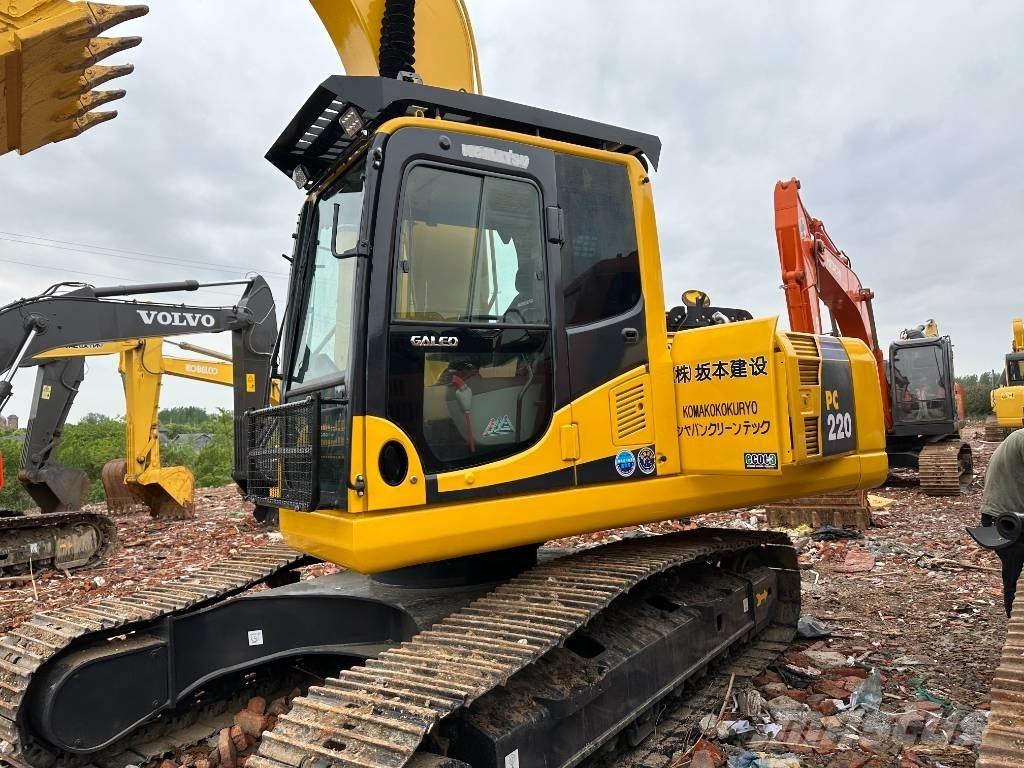 Komatsu PC 220-8M Paletli ekskavatörler