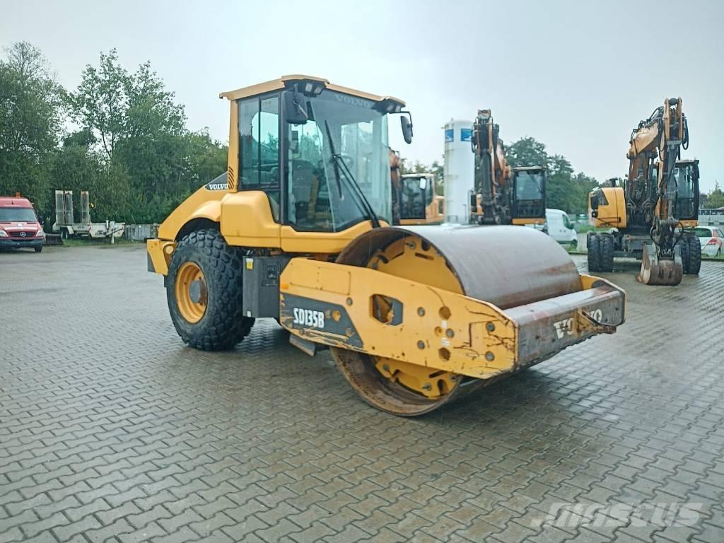Volvo SD 135 B Tek tamburlu silindirler