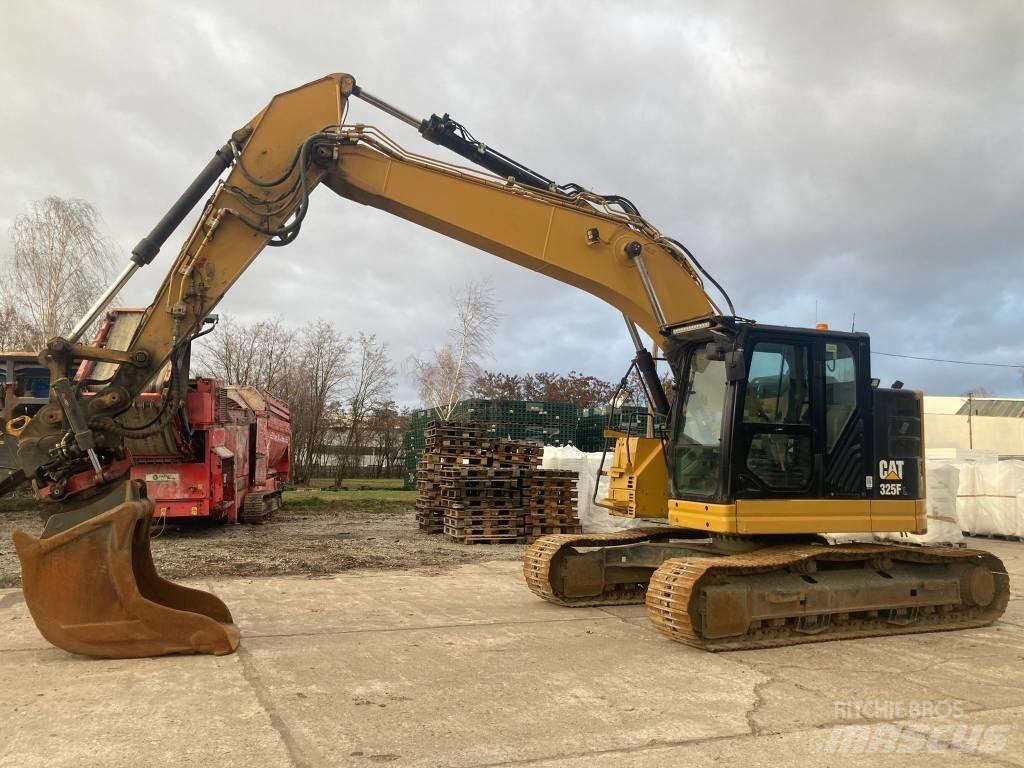CAT 325 F LCR Paletli ekskavatörler