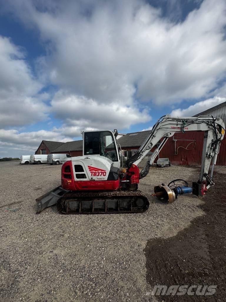 Takeuchi TB 370 Paletli ekskavatörler