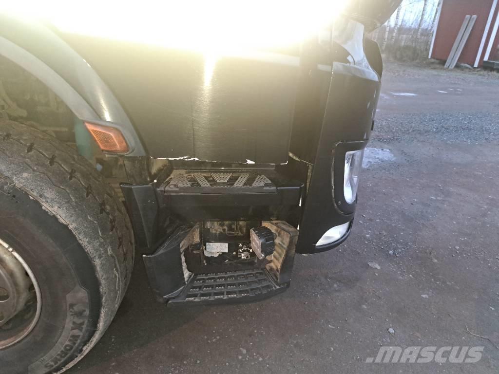 Sisu CM 13 M Orman makinesi taşıma kamyonları