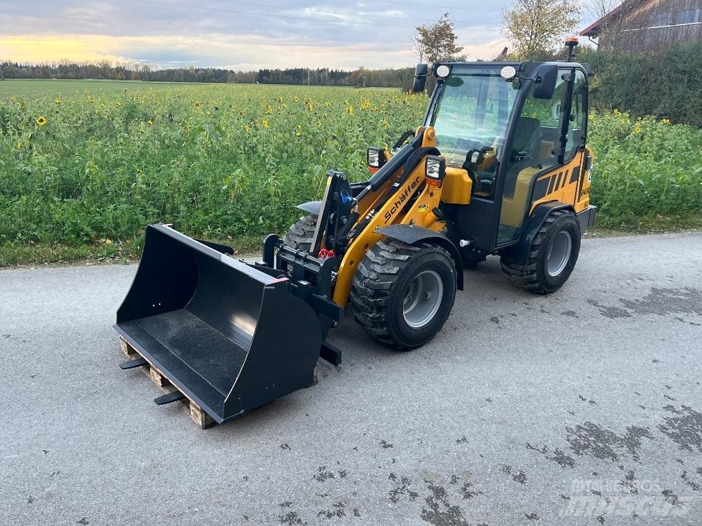 Schäffer 2430 SLT Skid steer loderler