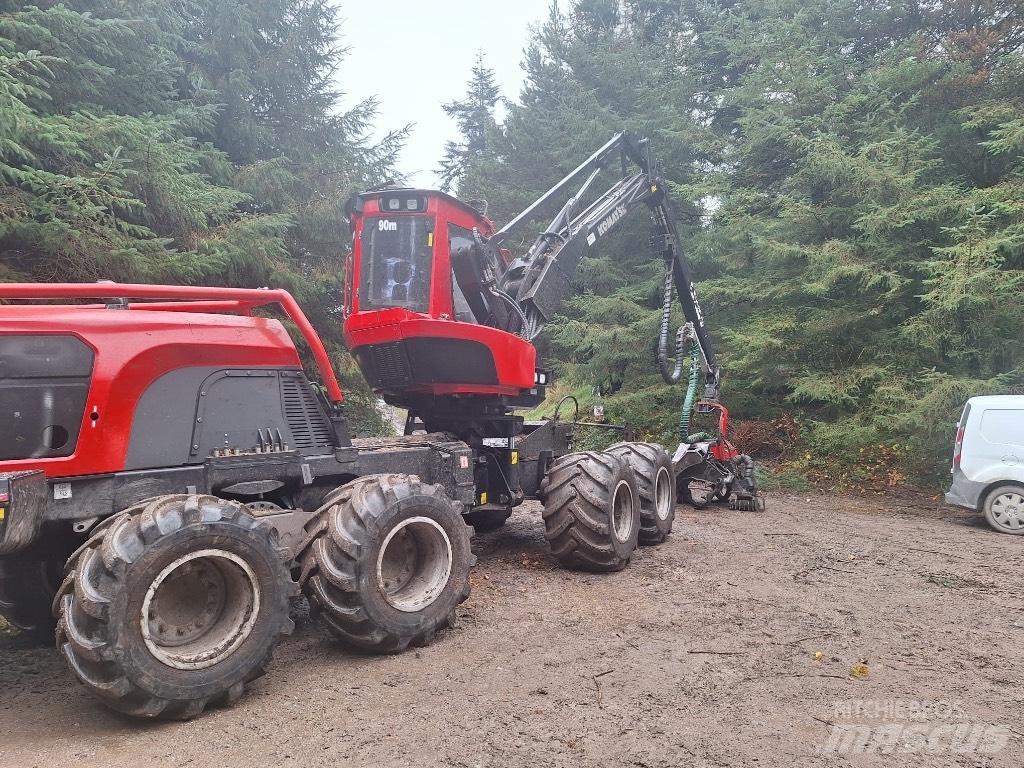 Komatsu 901 XC Biçerdöverler