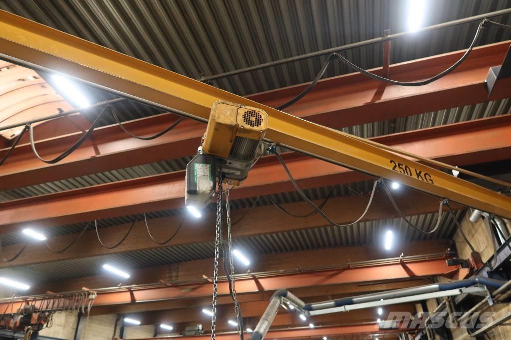  VÆGSVINGKRAN 250 KG Dış cephe asansörleri