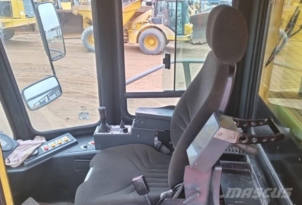 Bomag BC 772 RB-2 Atik eziciler