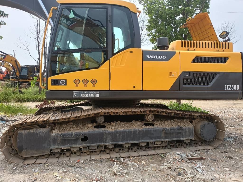 Volvo EC250D Paletli ekskavatörler