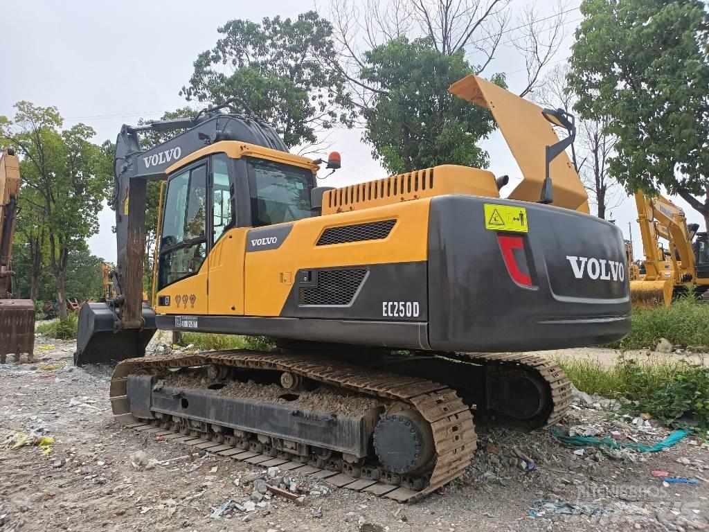 Volvo EC250D Paletli ekskavatörler