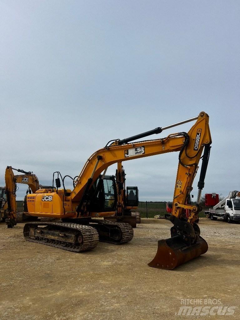 JCB JS 220 N LC Paletli ekskavatörler