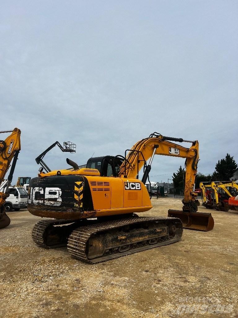 JCB JS 220 N LC Paletli ekskavatörler