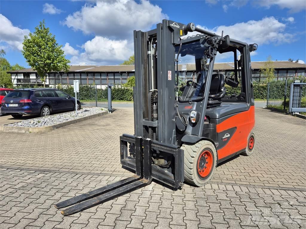 Linde E50HL-01 Elektrikli forkliftler