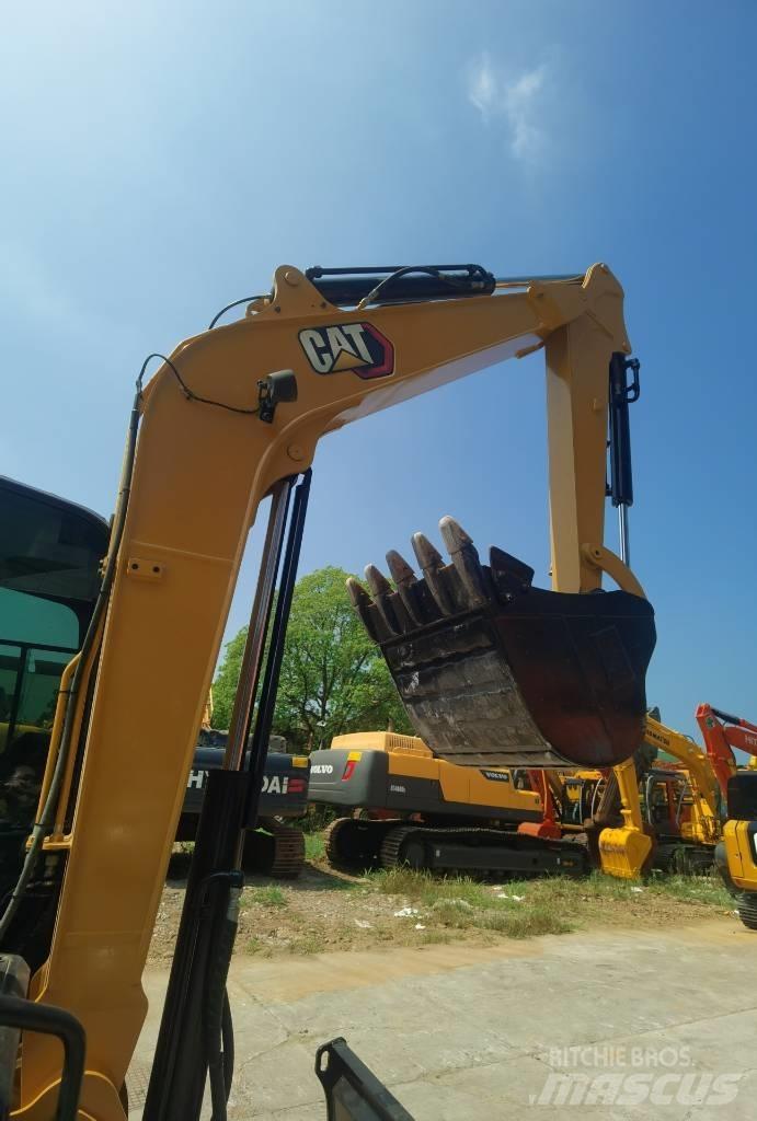 CAT 306E2 Paletli ekskavatörler