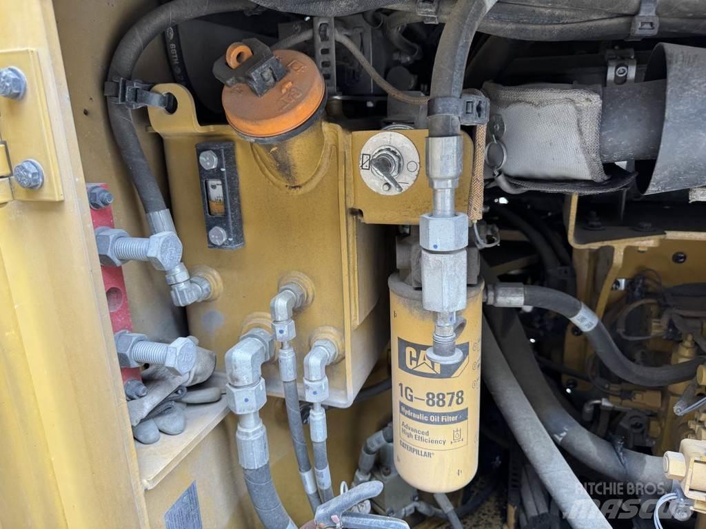 CAT CB10 Çift tamburlu silindirler