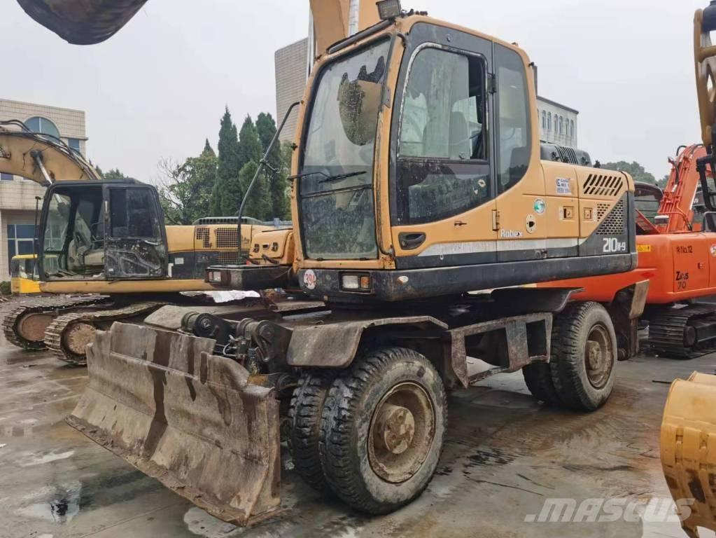 Hyundai R210W-9 Lastik tekerli ekskavatörler
