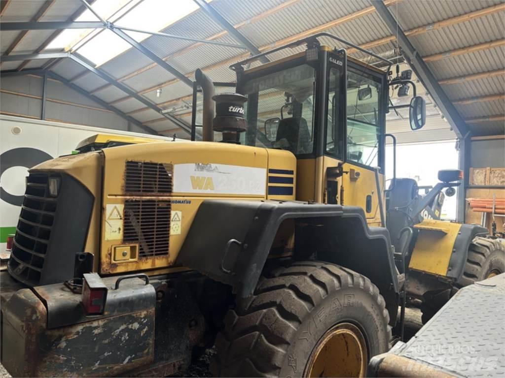 Komatsu WA250PZ-5 Tekerlekli yükleyiciler
