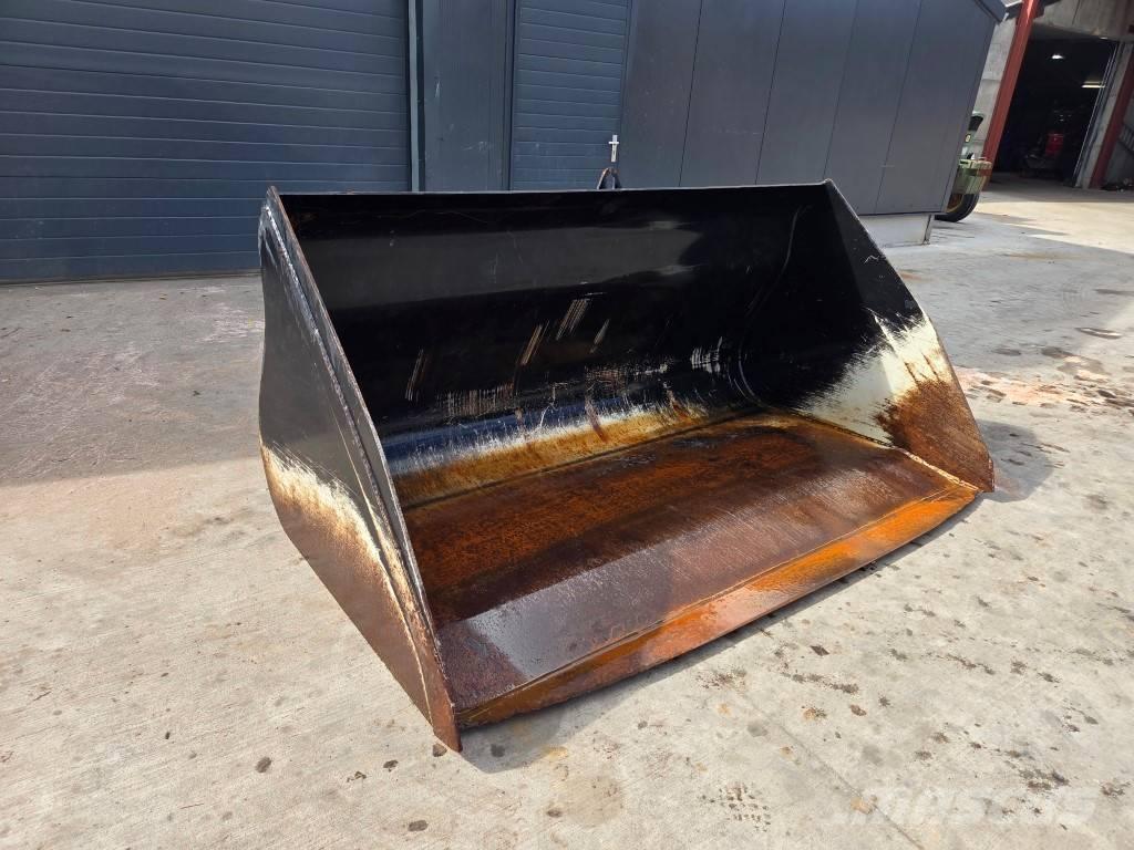 JLG 2450 / 2400 Ön yükleyici atasmanlar