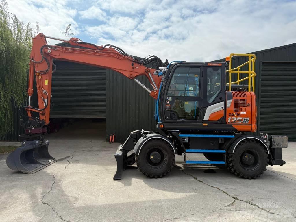 Hitachi ZX 135 W-7 Lastik tekerli ekskavatörler