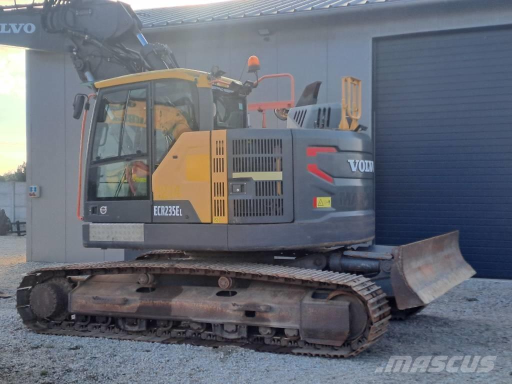 Volvo ECR235EL Paletli ekskavatörler