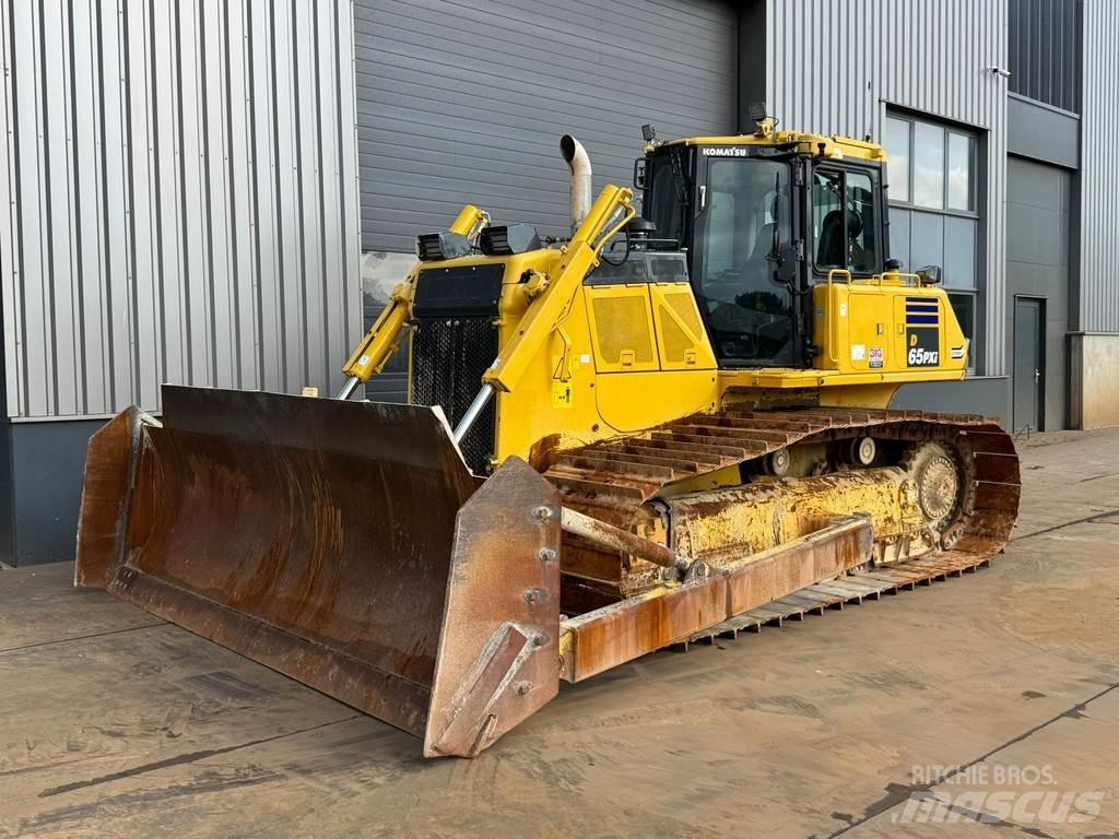 Komatsu D65PXi-18 Paletli dozerler