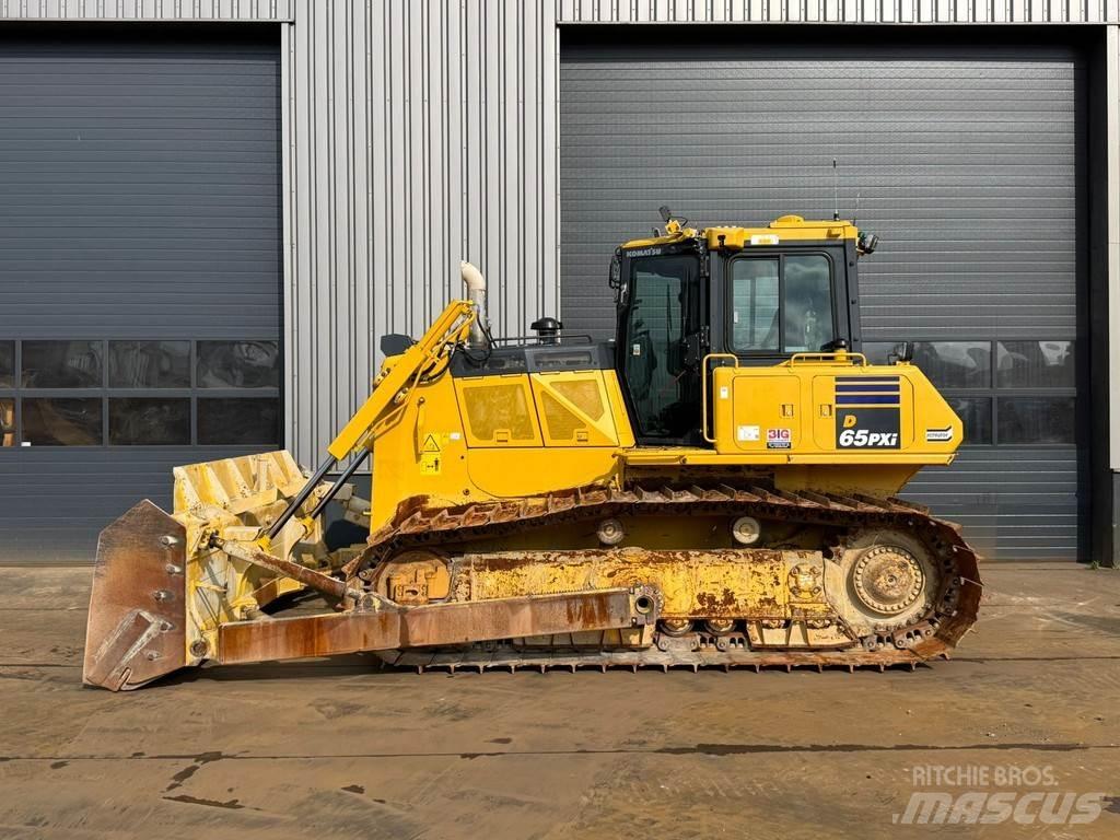 Komatsu D65PXi-18 Paletli dozerler