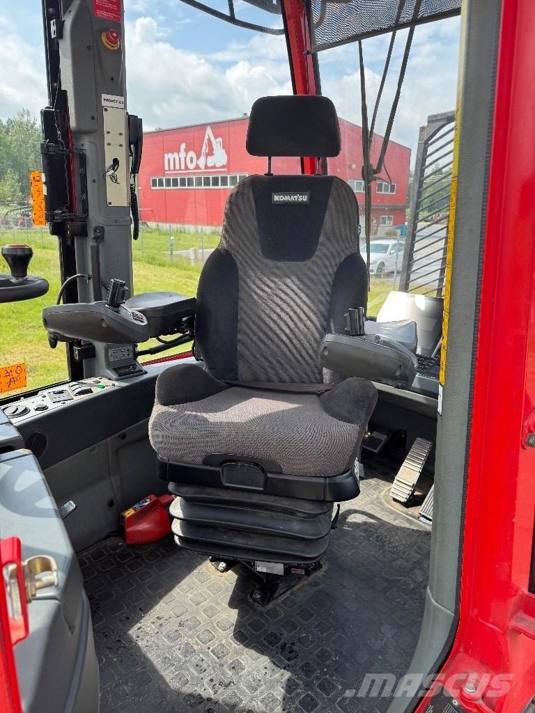 Komatsu 875 Tomruk yükleyici traktörler